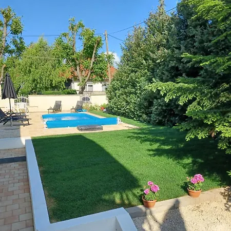 Janko Apartman Pensjonat *